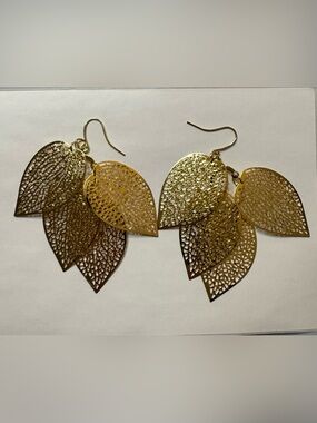 Gold Leaf Filigree Drop Earrings